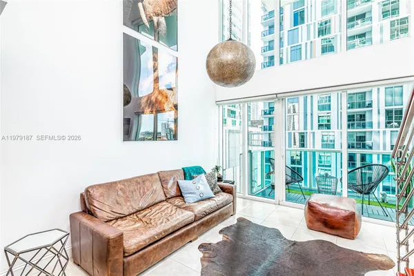 $3,400 | 41 Southeast 5th Street, Unit 706, Miami, FL 33131