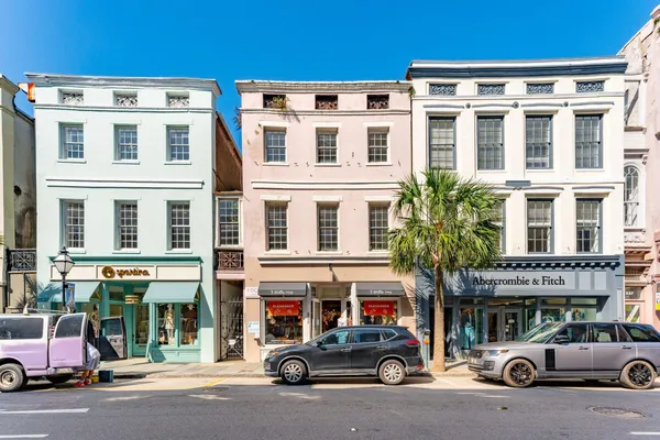 $2,990 | 233 King Street, Unit C, Charleston, SC 29401