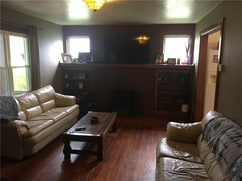 149 Shannon Road Renfrew, PA 16053 - Photo 8 of 16 Living room
