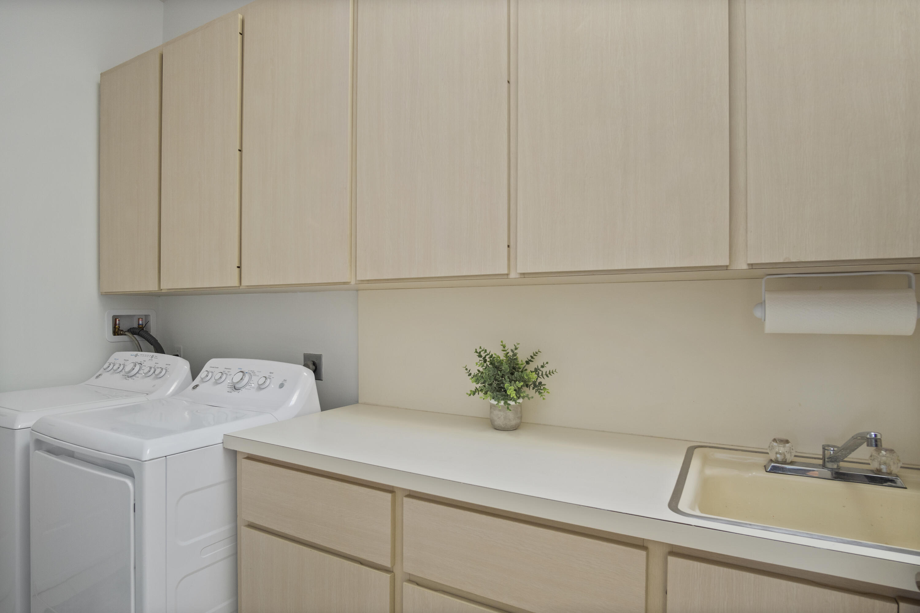 4974 Southeast Inkwood Way Hobe Sound, FL 33455 - Photo 25 of 35 13A Laundry