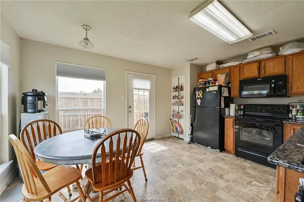 $2,200 | 4001 Southern Trace Court, College Station, TX 77845