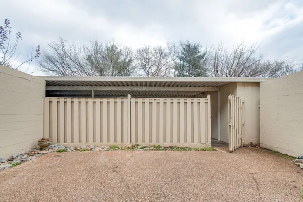 $2,100 | 8300 Sawyer Brown Road, Unit S304, Nashville, TN 37221