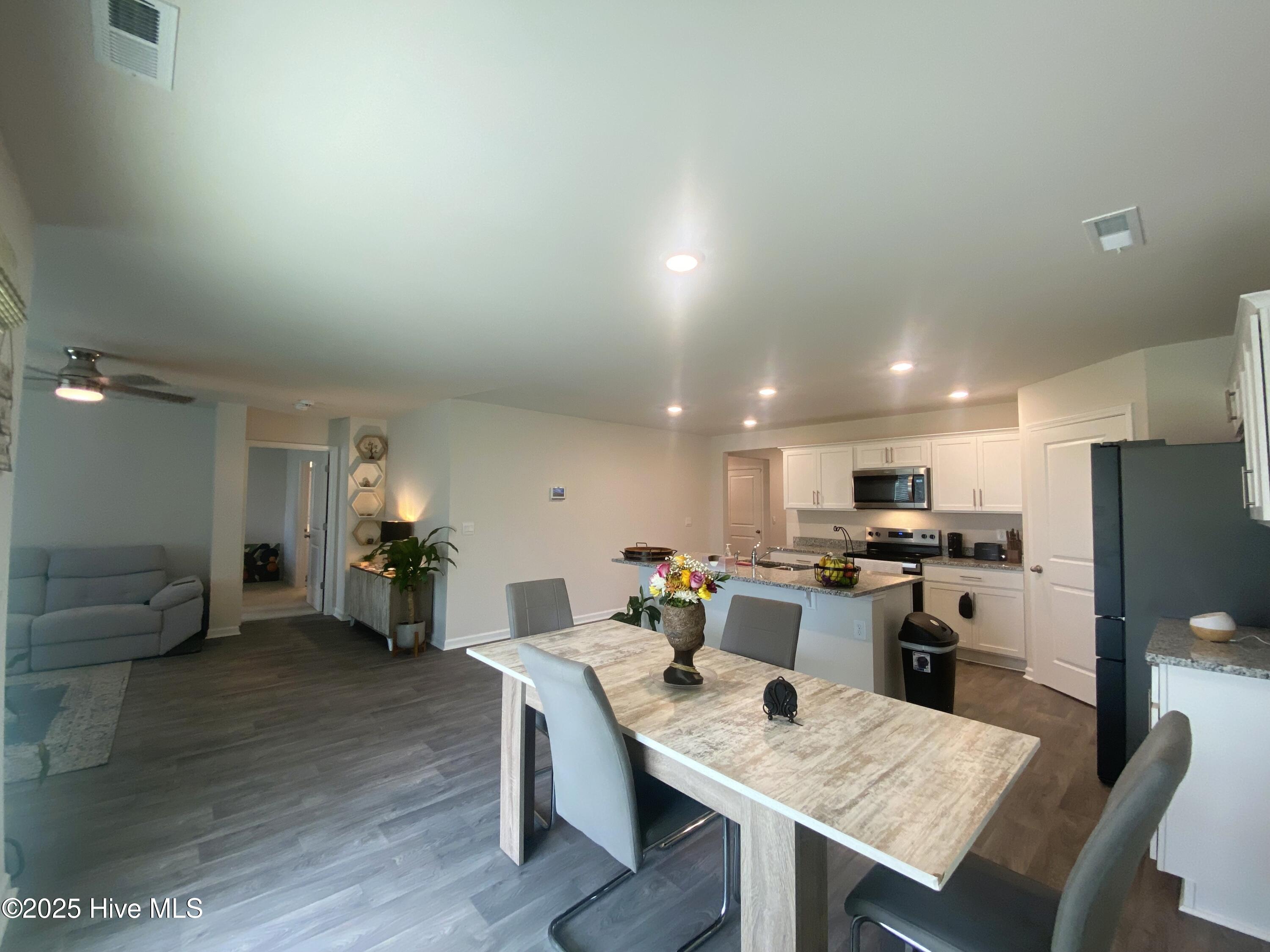 1426 North Wilshire Court Kinston, NC 28504 - Photo 7 of 48 IMG_5398 2