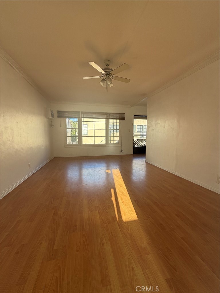 209 South Reeves Drive Beverly Hills, CA 90212 - Photo 4 of 10