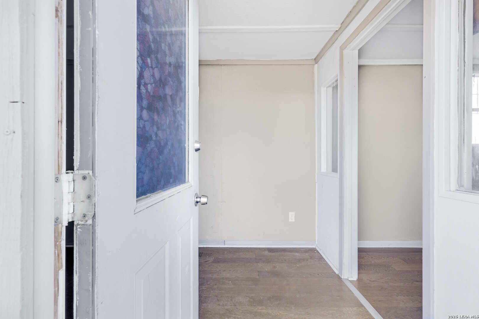 2811 County Road 467 Devine, TX 78016 - Photo 23 of 28 a view of an front door