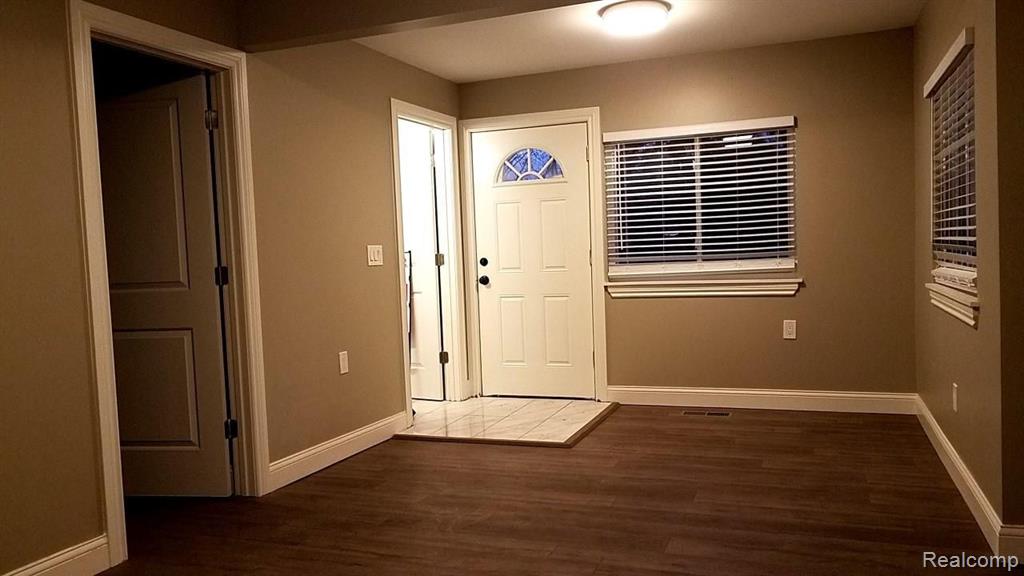 21470 Gill Road Farmington Hills, MI 48335 - Photo 2 of 13