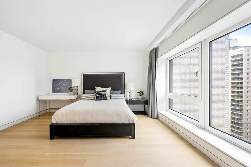 135 West 52nd Street, Unit 30A Manhattan, NY 10019 - Photo 5 of 15