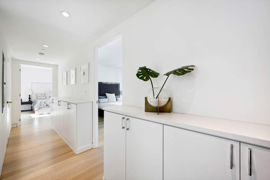 135 West 52nd Street, Unit 30A Manhattan, NY 10019 - Photo 9 of 15