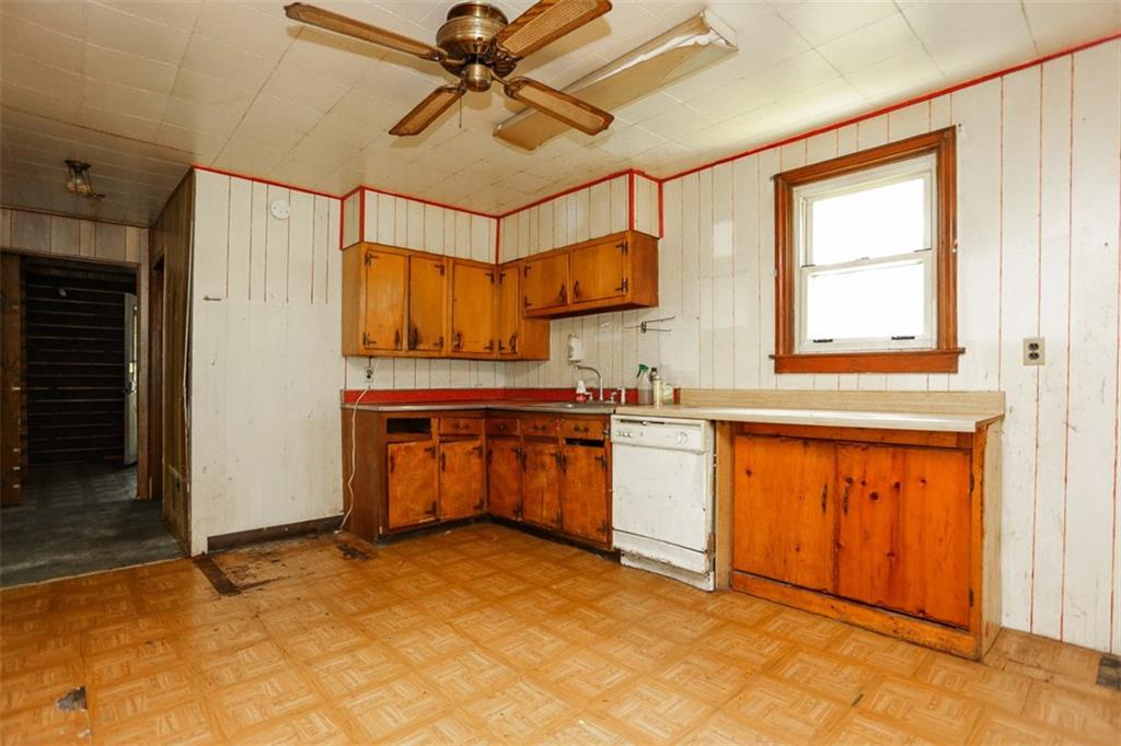987 Independence Road Aliquippa, PA 15001 - Photo 14 of 25 Gallery Image 14