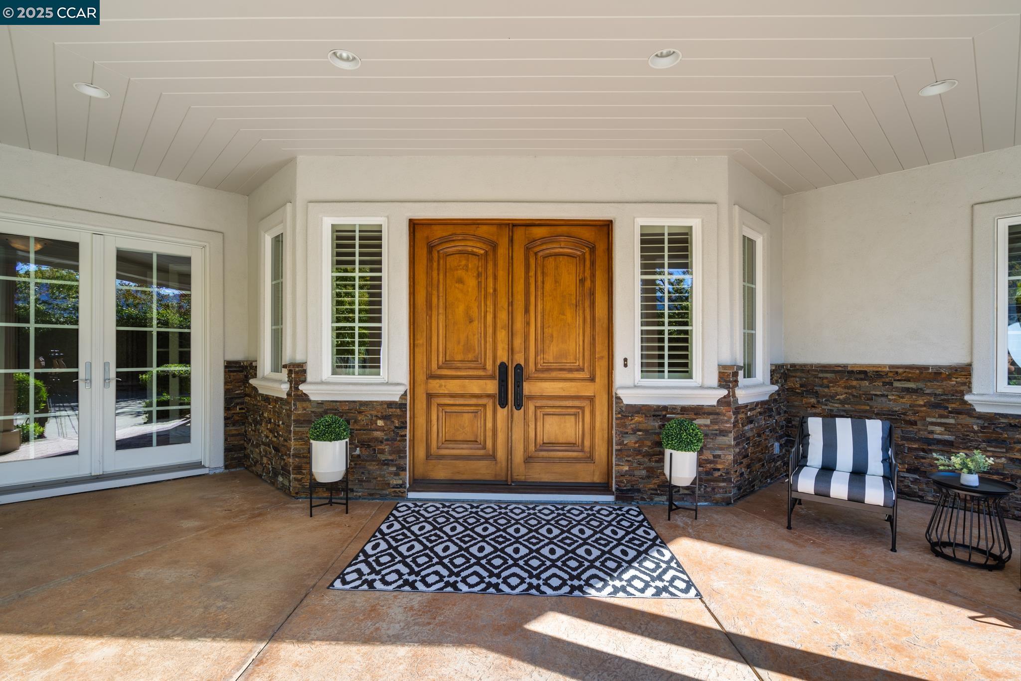 471 El Rio Danville, CA 94526 - Photo 3 of 51 a living room with furniture and a window
