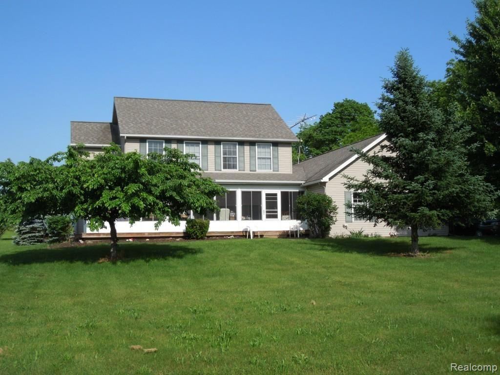 451 Elliott Road Fowlerville, MI 48836 - Photo 1 of 42 DSCN1109.jpg