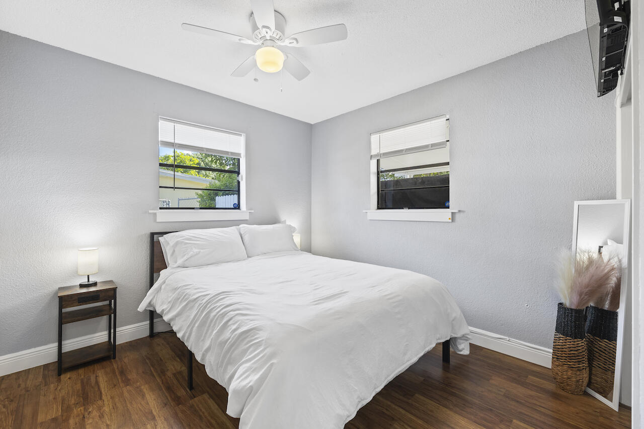 325 Ponte Vedra Road Palm Springs, FL 33461 - Photo 10 of 28 RWS_9885