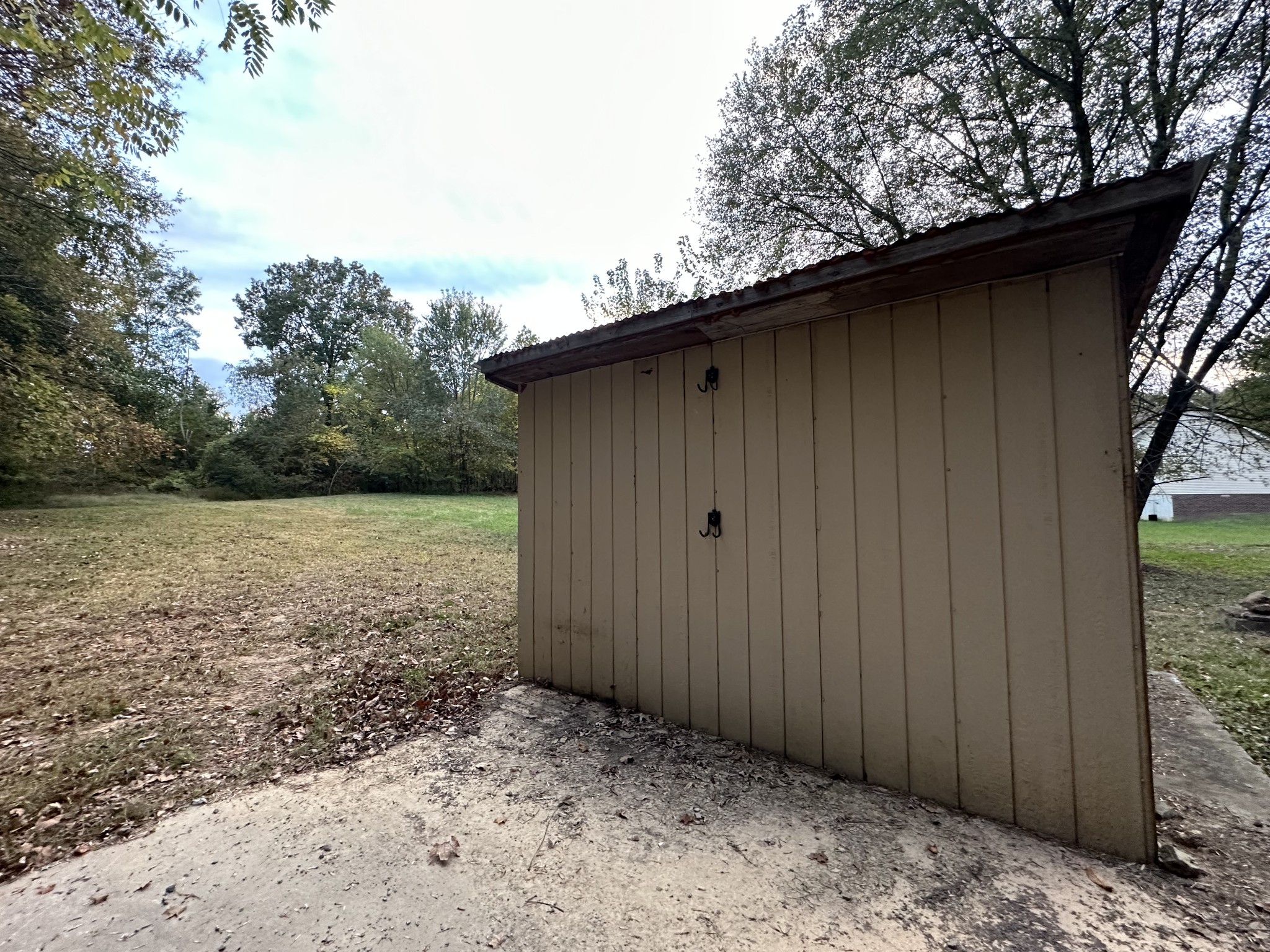 6371 Gum Station Road Springfield, TN 37172 - Photo 6 of 16 a backyard of a house