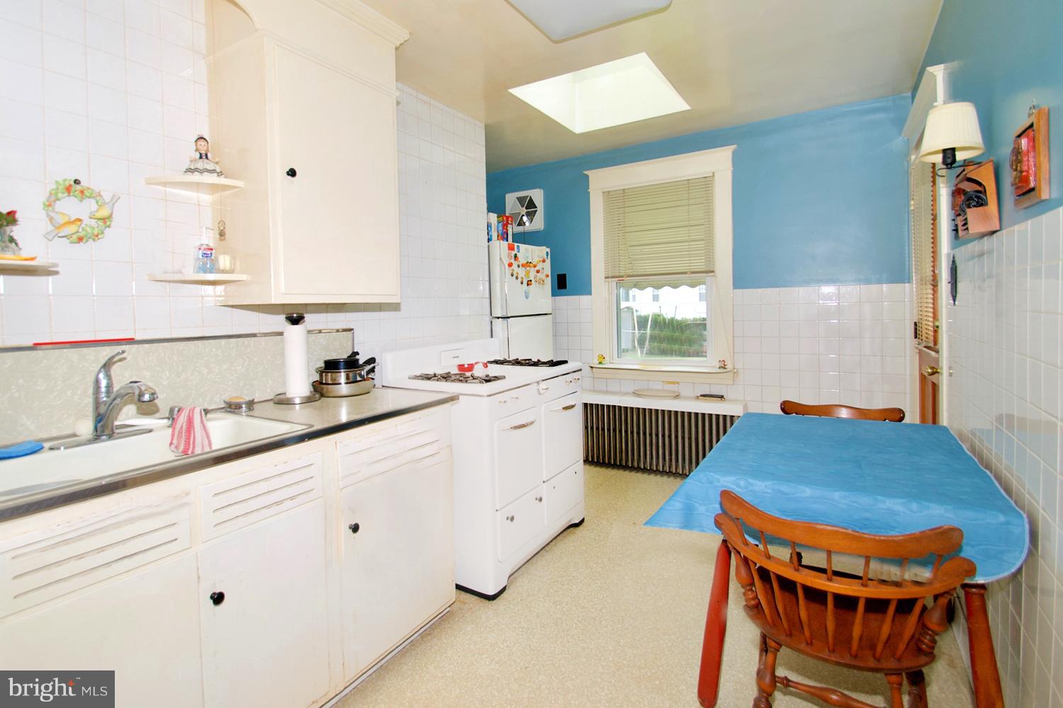 1211 Bay Ridge Avenue Annapolis, MD 21403 - Photo 14 of 30 Tiled Kitchen Ready for Revamping!