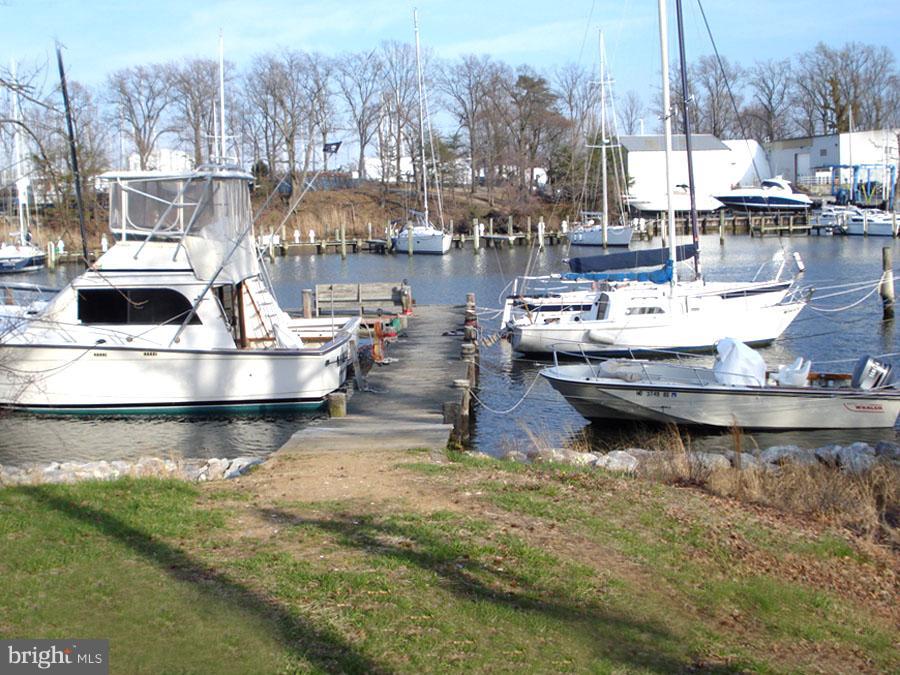 1211 Bay Ridge Avenue Annapolis, MD 21403 - Photo 24 of 30 Parkwood Pier / Boat Slips and Boat Ramp