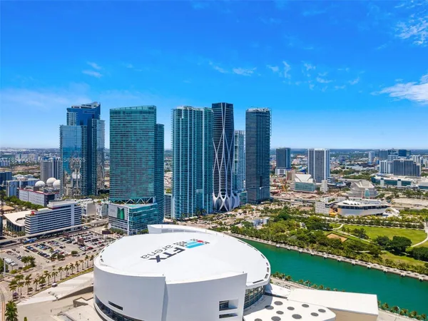 $33,000 | 1000 Biscayne Boulevard, Unit 4901, Miami, FL 33132