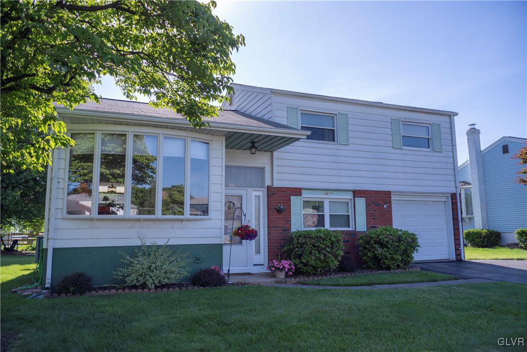 1817 Stonington Road Bethlehem, PA 18018 - Photo 3 of 21 Gallery Image 3