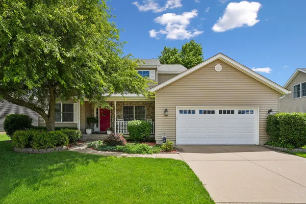 $450,000 | 401 South 8th Avenue, Eldridge, IA 52748