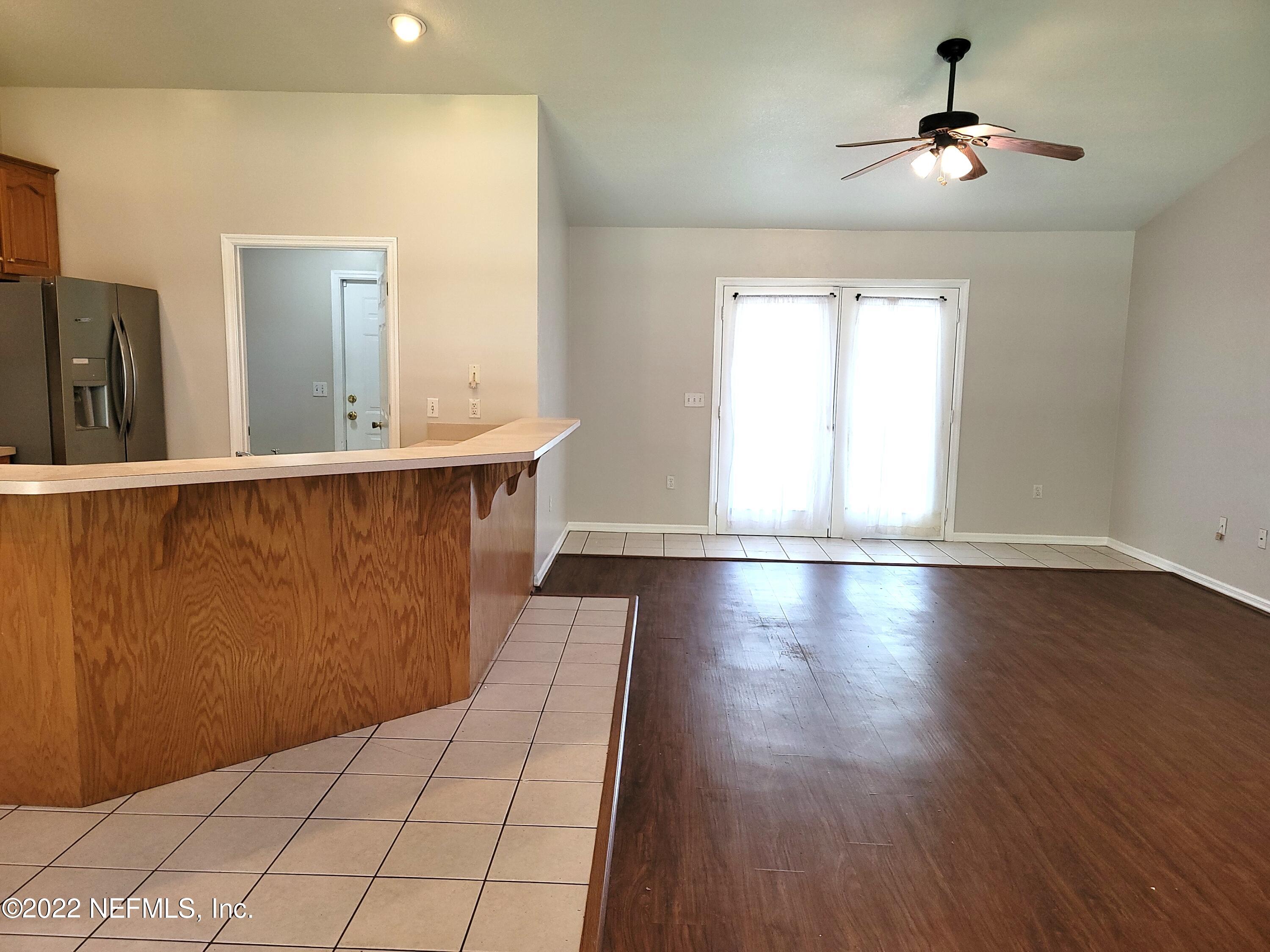 110 Northeast 2nd Street Lake Butler, FL 32054 - Photo 12 of 40 Living room
