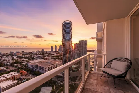 $1,395,000 | 650 West Avenue, Unit PH12, Miami Beach, FL 33139