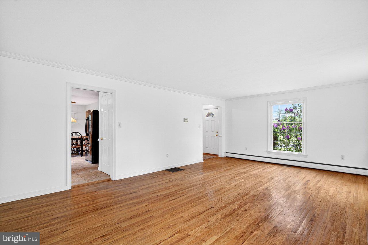 118 Bull Run Road Ewing, NJ 08638 - Photo 16 of 43 Bright and airy open space awaits.