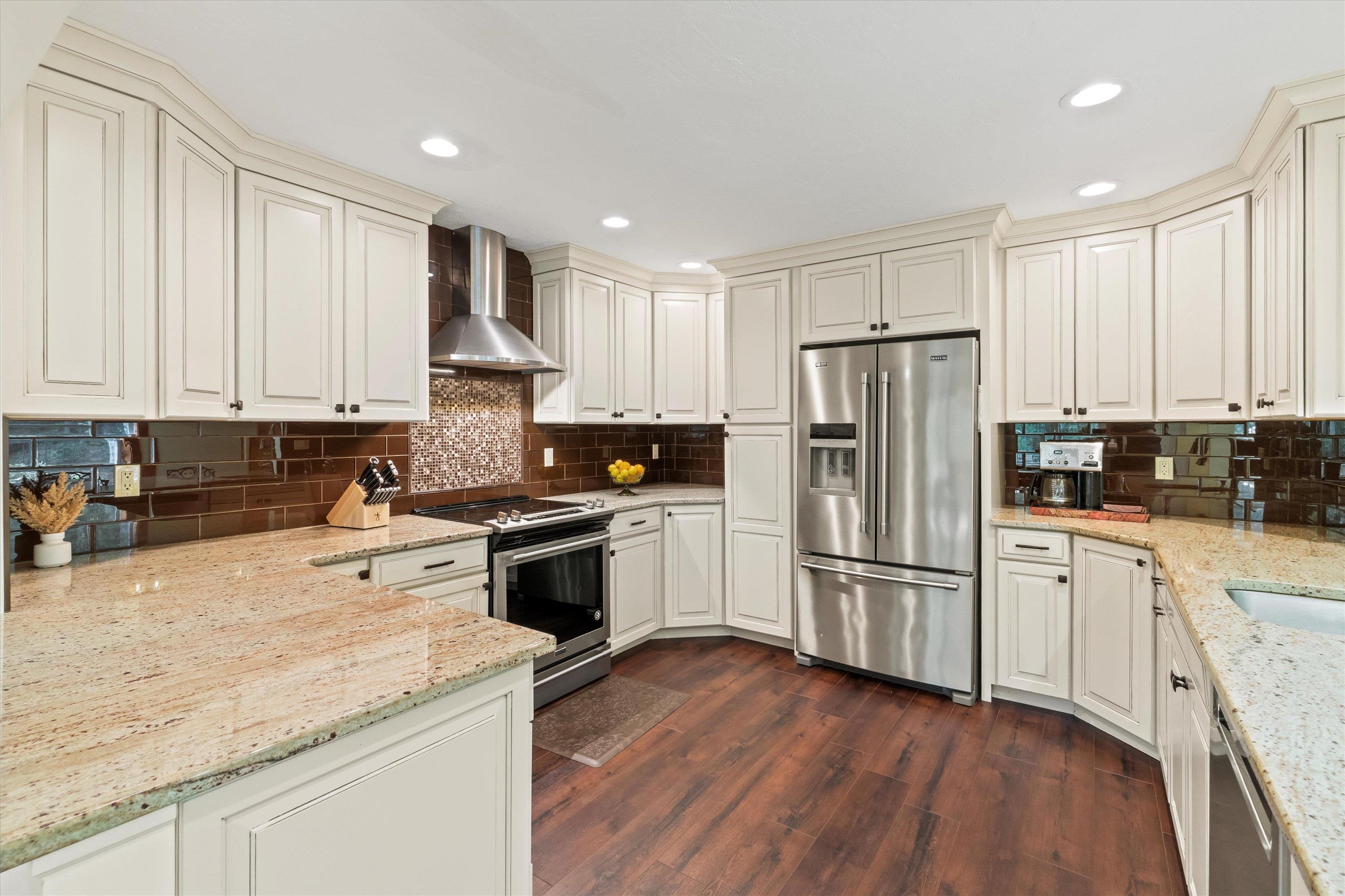 115 Normand Road Goffstown, NH 03045 - Photo 4 of 57