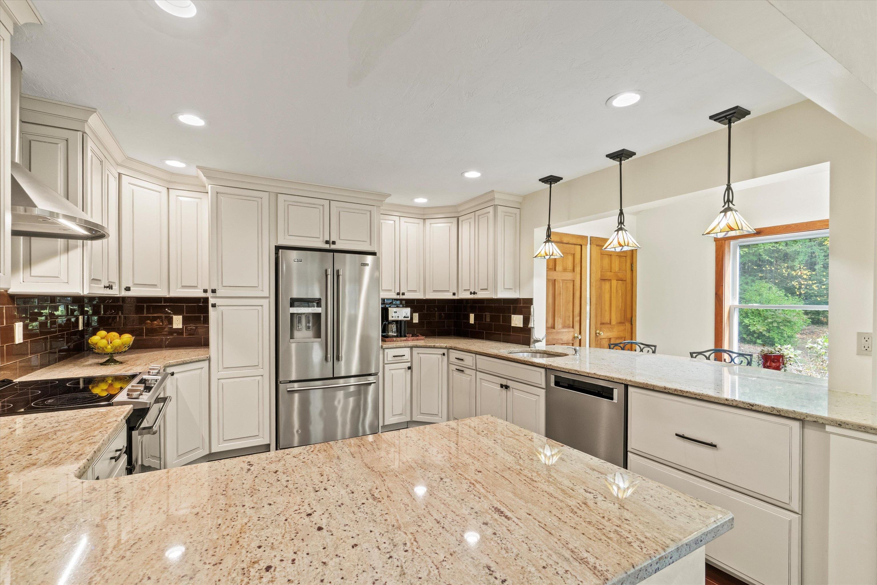 115 Normand Road Goffstown, NH 03045 - Photo 5 of 57