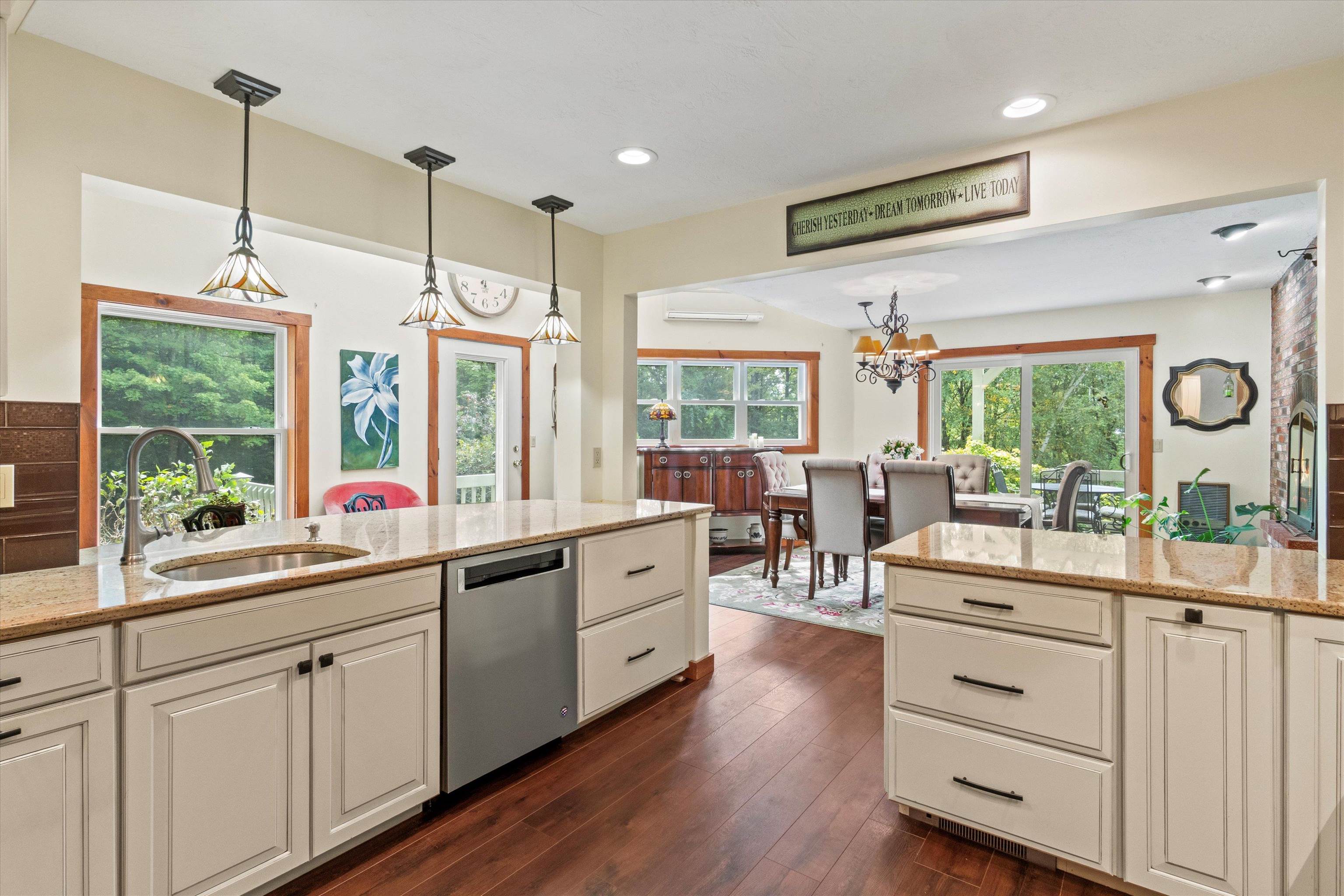 115 Normand Road Goffstown, NH 03045 - Photo 7 of 57