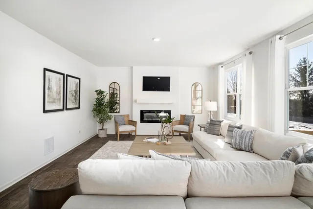 $674,990 | 1310 Wake Robin Lane, Bartlett, IL 60103