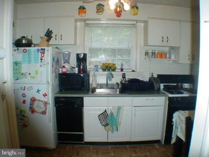 11605 Newport Mill Road Silver Spring, MD 20902 - Photo 7 of 13 Kitchen