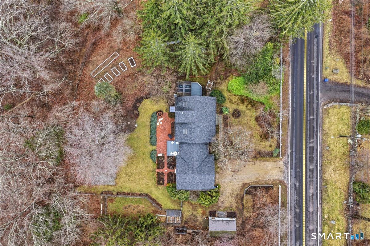 21 4 Mile River Road Old Lyme, CT 06371 - Photo 37 of 40 front view of a house