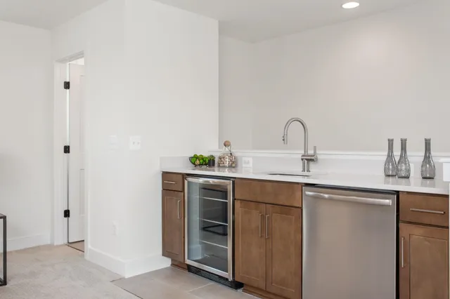 $565,000 | 3221 Preston Shore Drive, Unit 19E, Harrisonburg, VA 22801