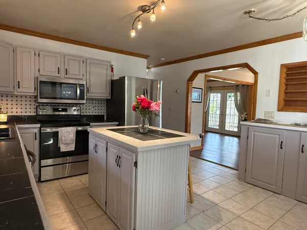 $349,000 | 56 Booker Street, Thomaston, ME 04861