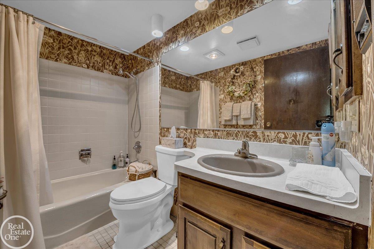 4975 Lakeshore Road Fort Gratiot, MI 48059 - Photo 28 of 33 Gallery Image 28