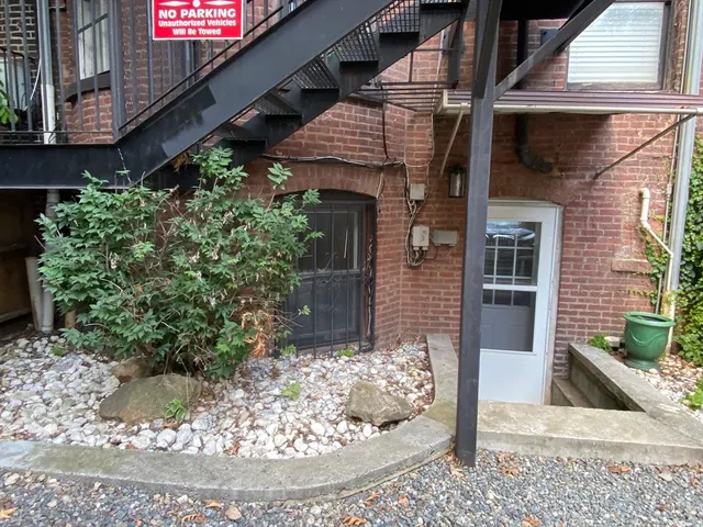 $2,950 | 482 Columbus Avenue, Unit GARDEN, Boston, MA 02118