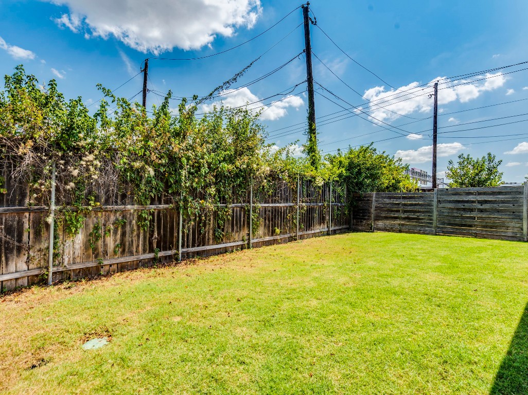 2309 Hermia Street Austin, TX 78741 - Photo 30 of 30 a view of a backyard