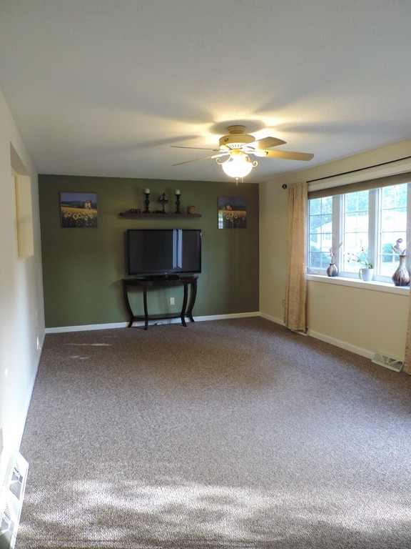 89 Bairdcrest Road Springfield, MA 01118 - Photo 3 of 12