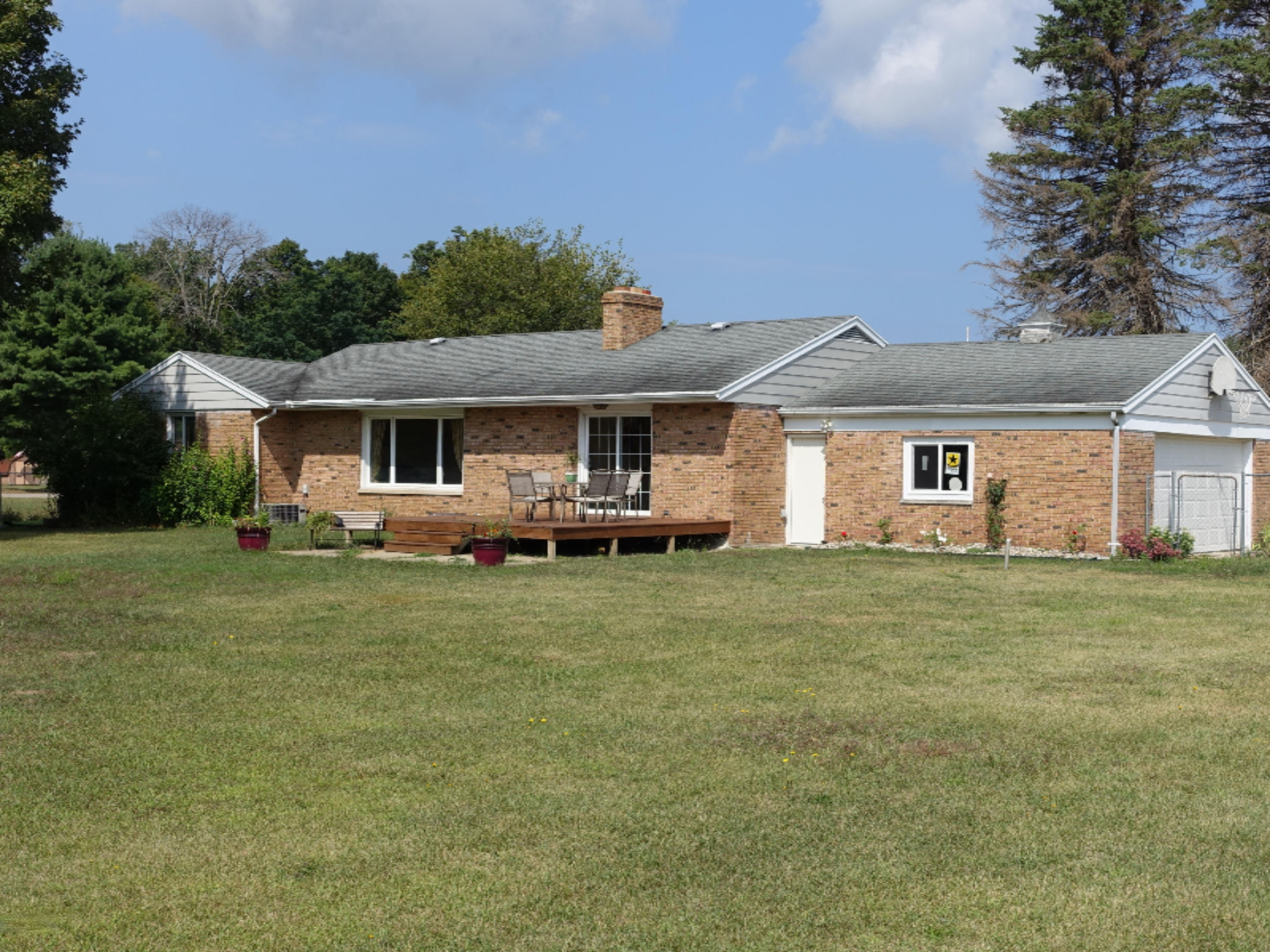 2930 River Road Benton Harbor, MI 49022 - Photo 4 of 37 DSC01993