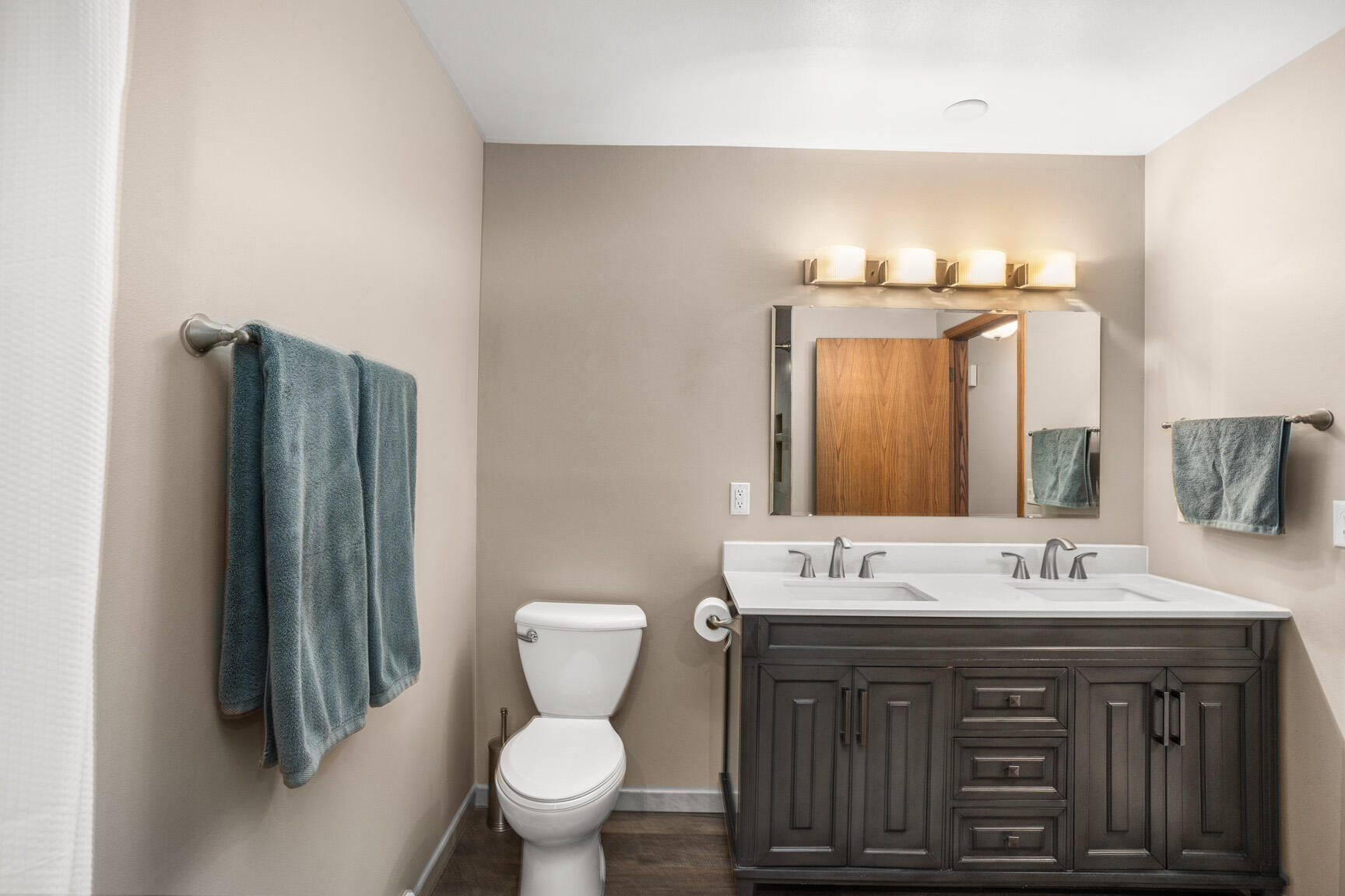 N70W23439 Prides Road Sussex, WI 53089 - Photo 15 of 36 Full Bath