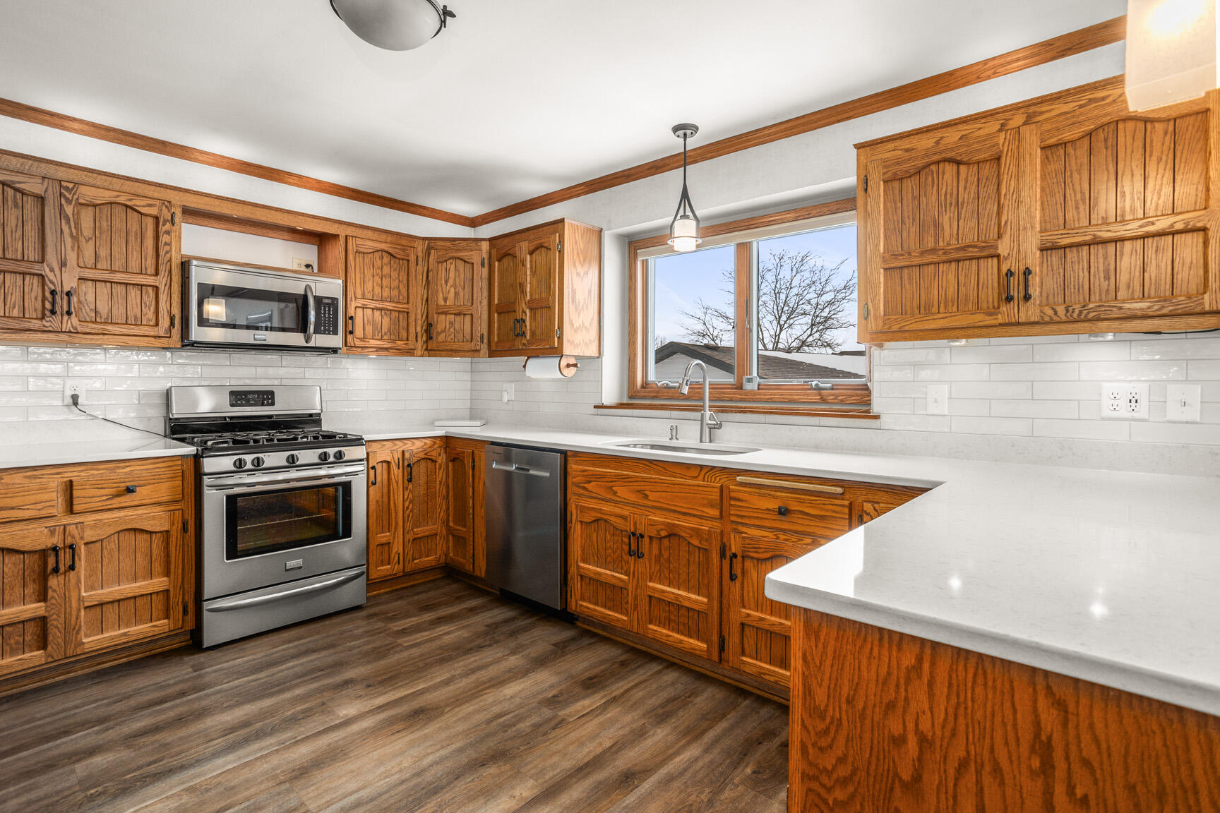 N70W23439 Prides Road Sussex, WI 53089 - Photo 4 of 36 Kitchen