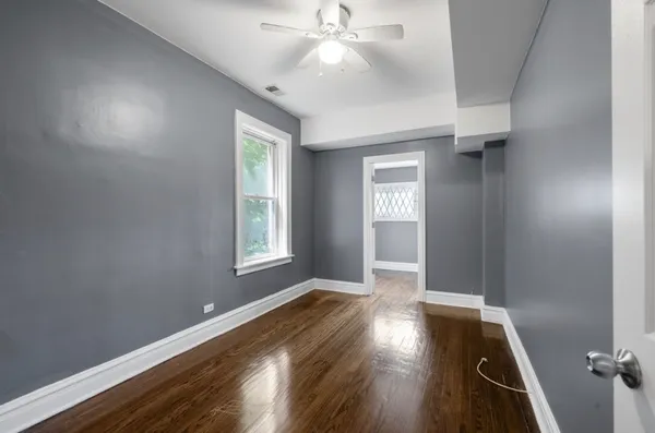 $1,700 | 8222 South Maryland Avenue, Unit 3, Chicago, IL 60619