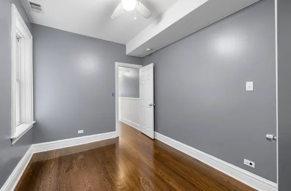 $1,700 | 8222 South Maryland Avenue, Unit 3, Chicago, IL 60619