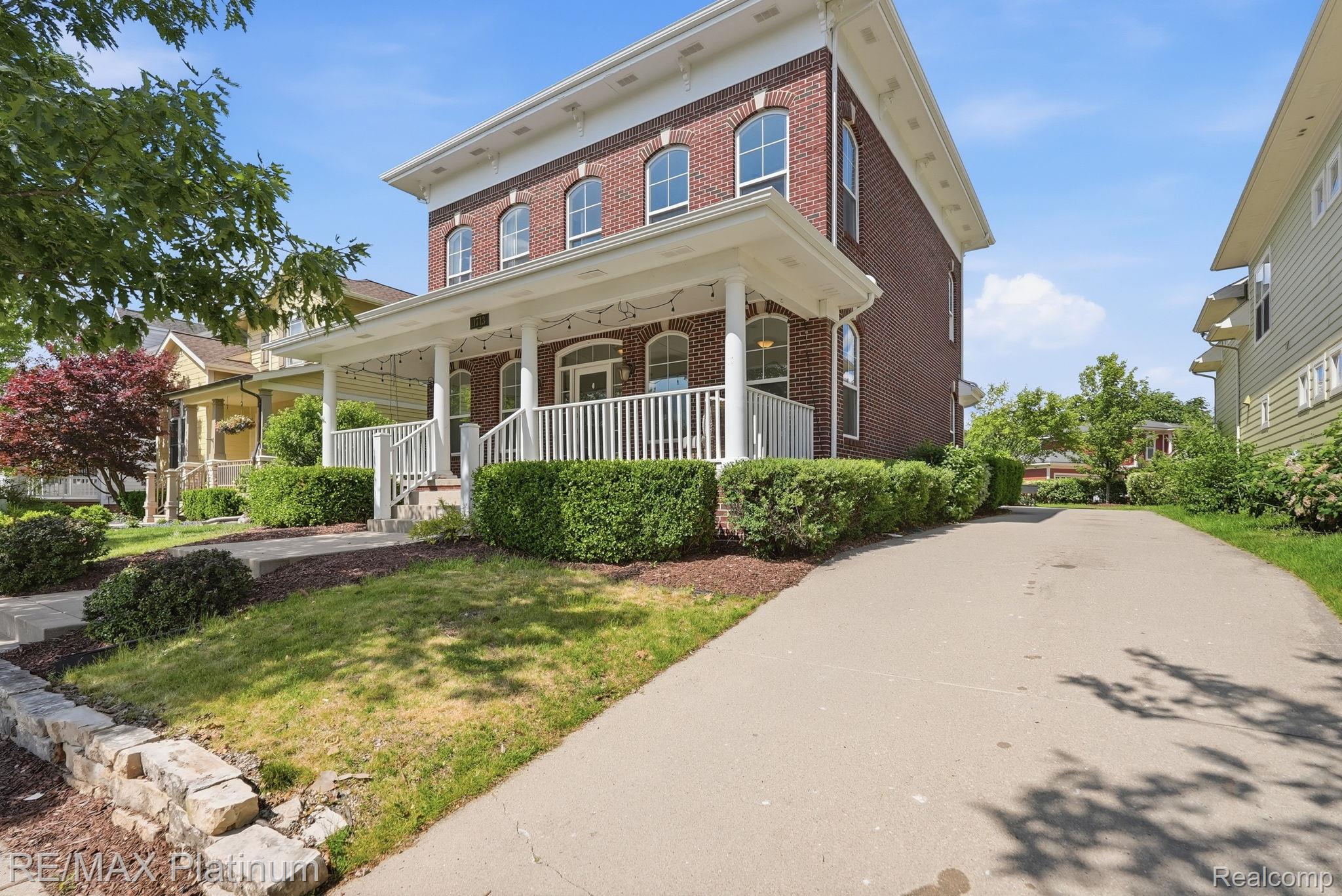 1713 Town Commons Drive Howell, MI 48855 - Photo 3 of 44 3-web-or-mls-1713_Town_Commons_Dr_003.jpg