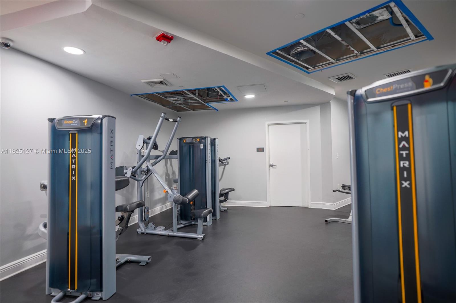 1250 South Miami Avenue, Unit 3003 Miami, FL 33130 - Photo 27 of 31 a view of a room with gym equipment