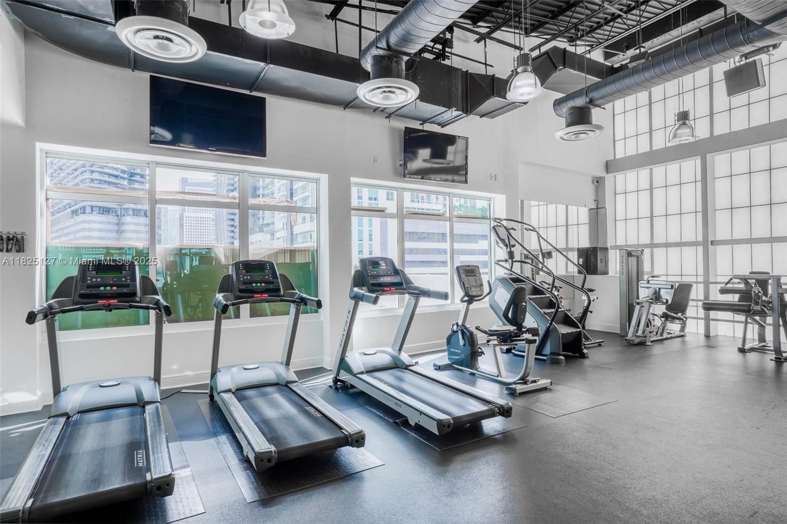 1250 South Miami Avenue, Unit 3003 Miami, FL 33130 - Photo 29 of 31 a room with gym equipment