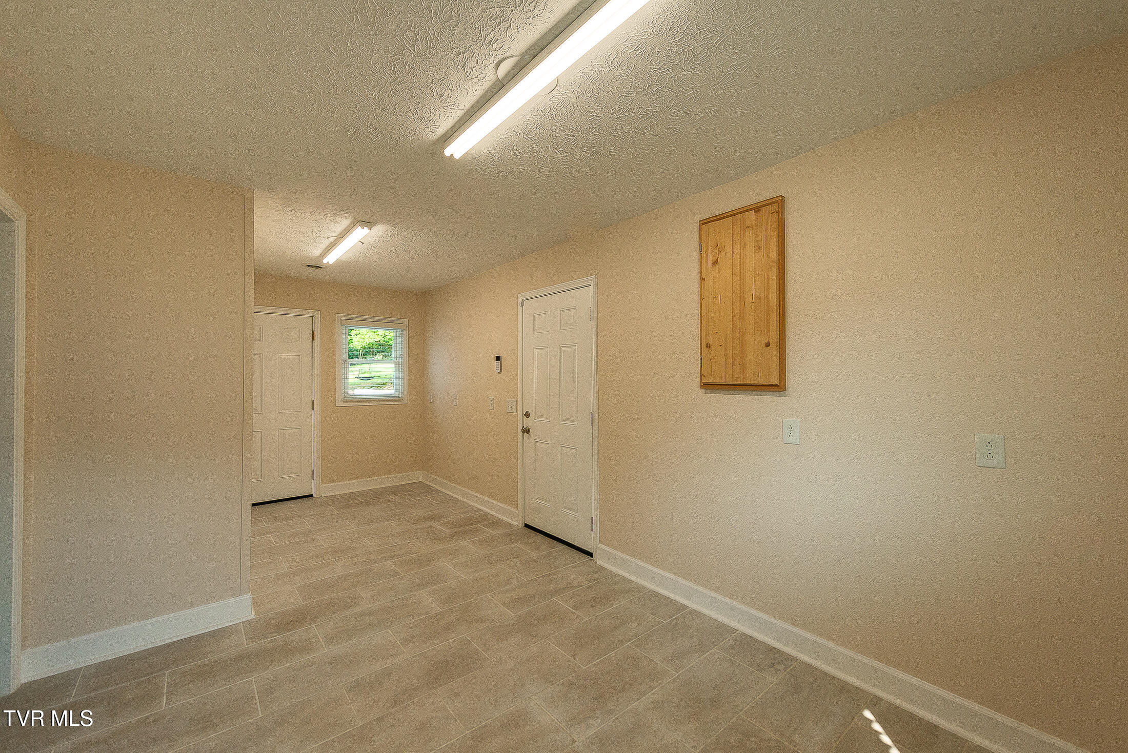517 Forestdale Road Kingsport, TN 37660 - Photo 19 of 33 mudroom