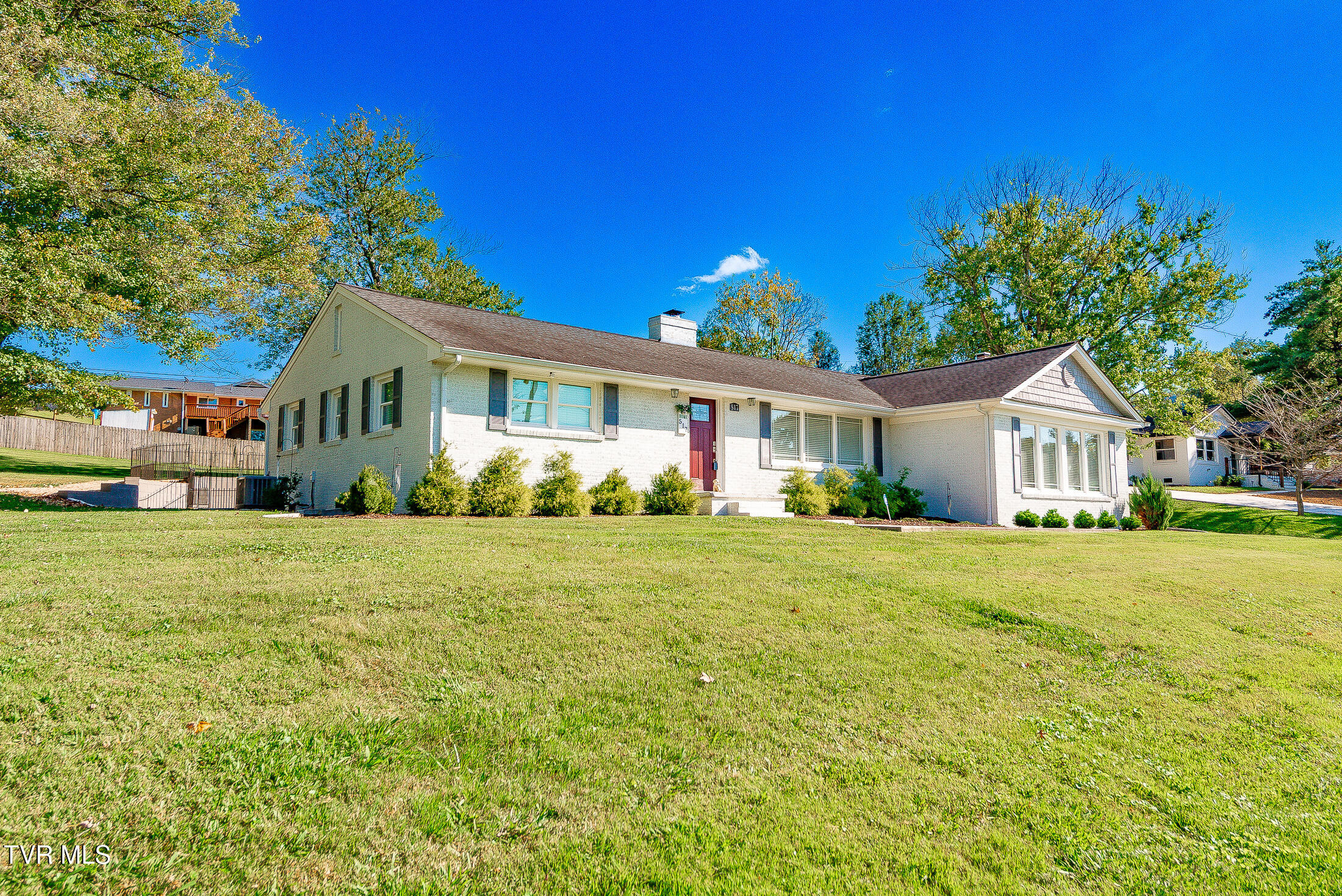 517 Forestdale Road Kingsport, TN 37660 - Photo 2 of 33 front exterior