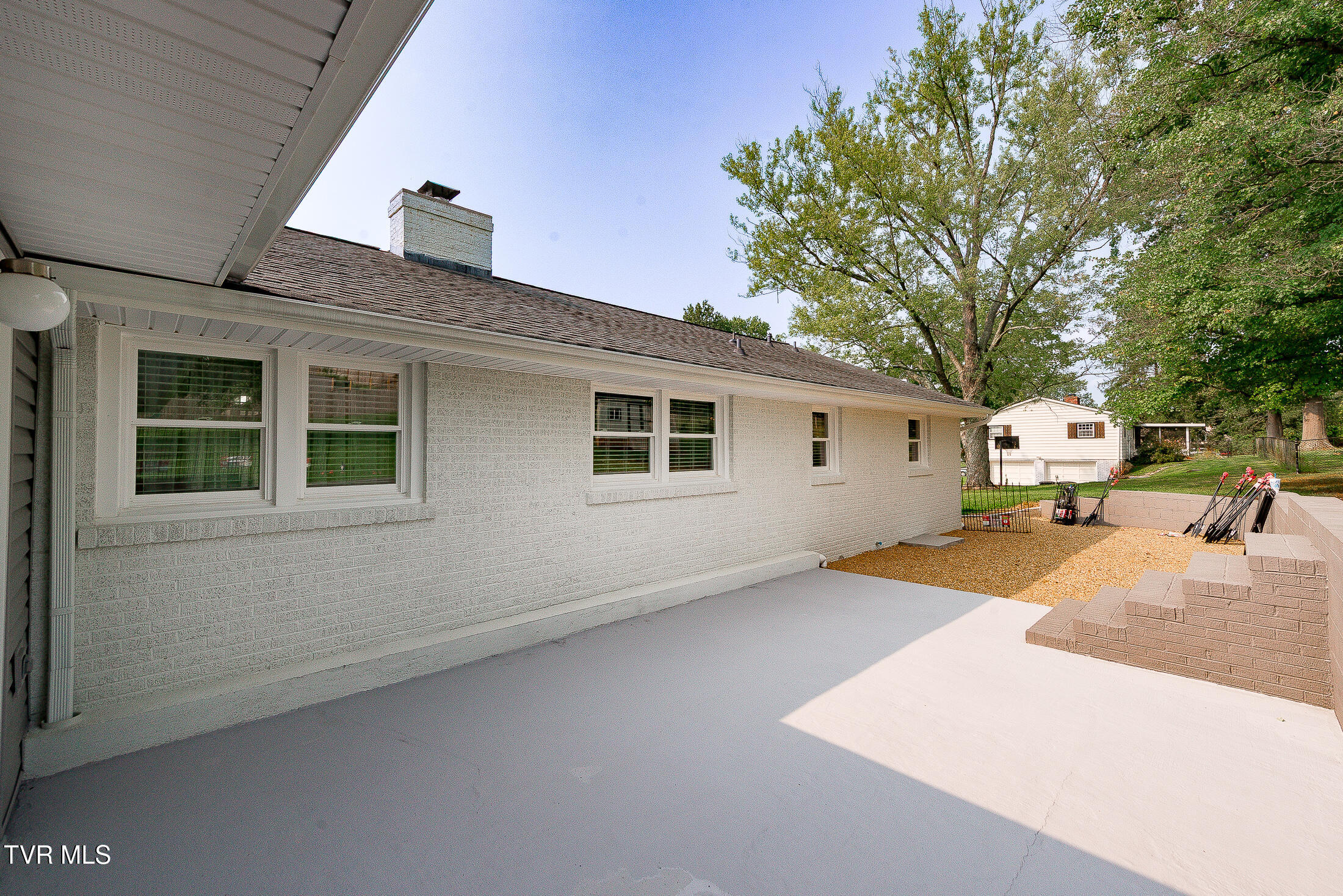 517 Forestdale Road Kingsport, TN 37660 - Photo 26 of 33 rear patio