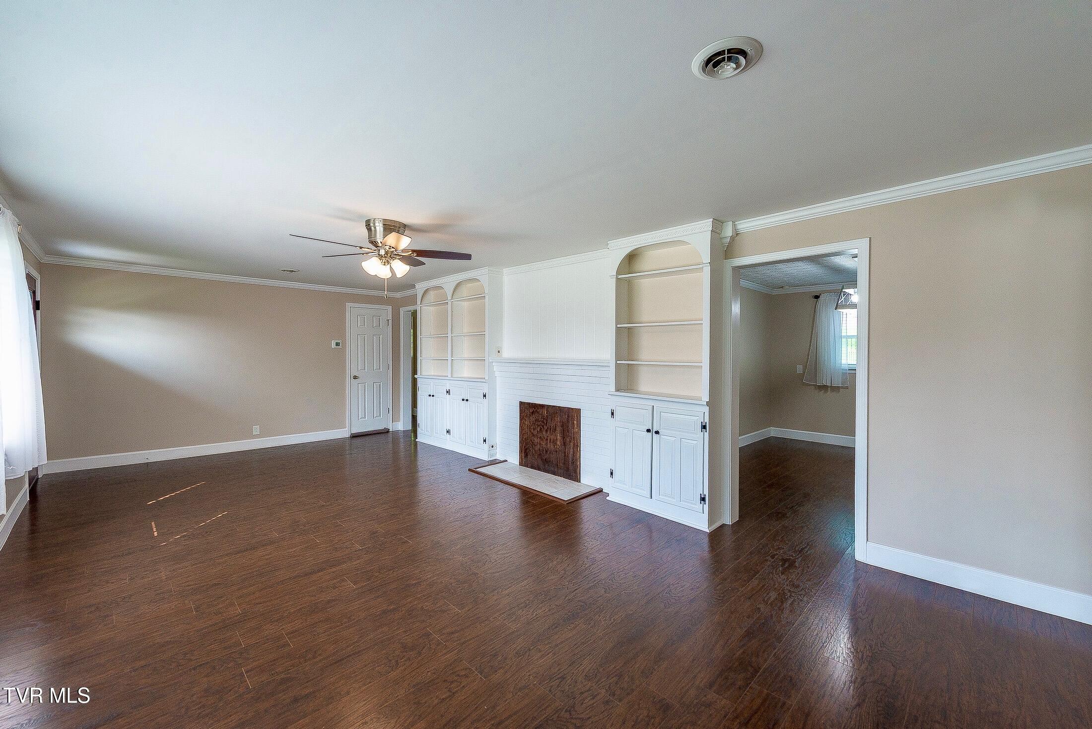 517 Forestdale Road Kingsport, TN 37660 - Photo 3 of 33 living area