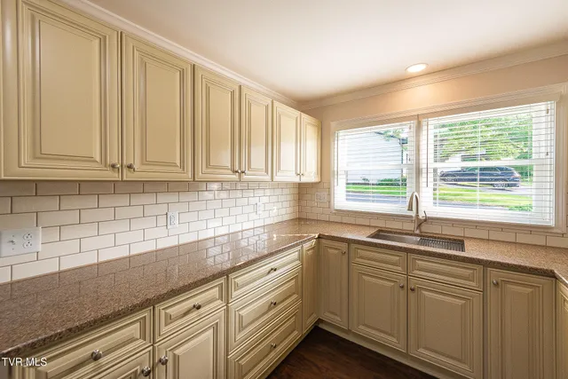 $455,000 | 517 Forestdale Road, Kingsport, TN 37660